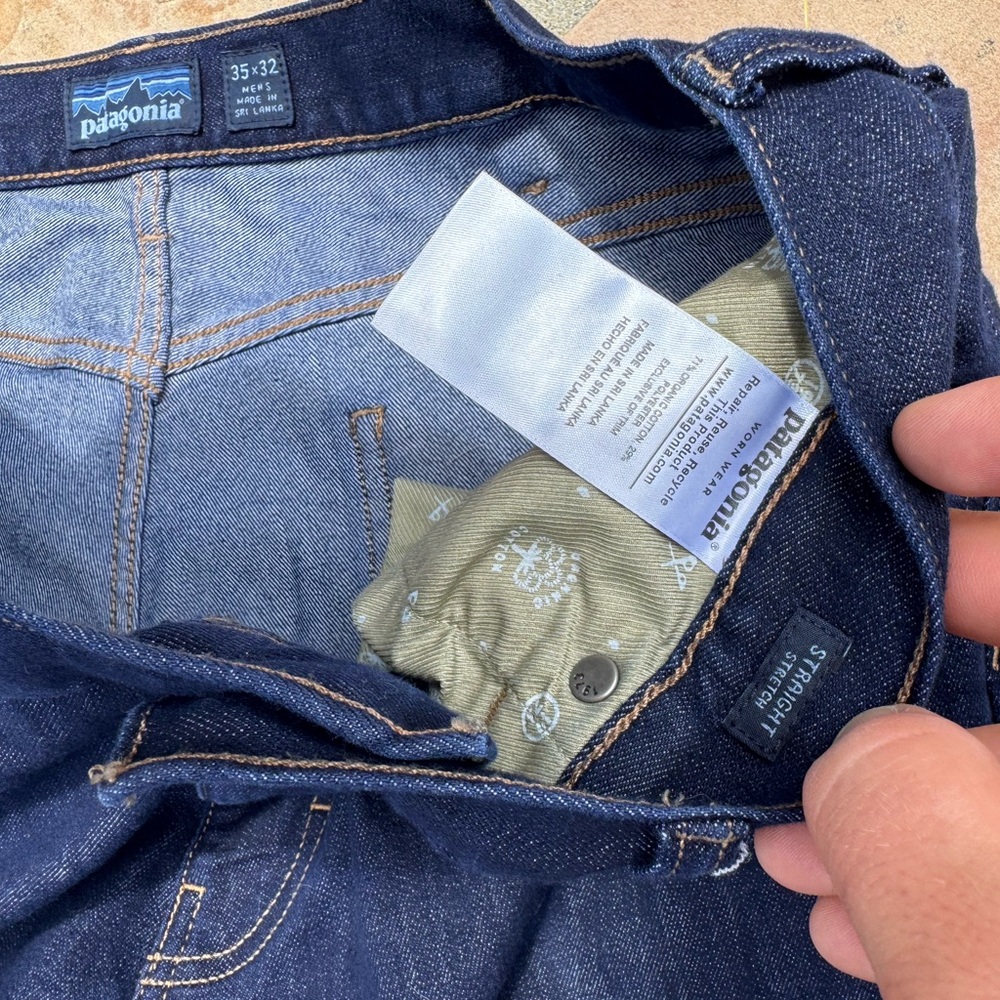 Patagonia Men's Straight Stretch Jeans in Deep Blue - Picture 4 of 5